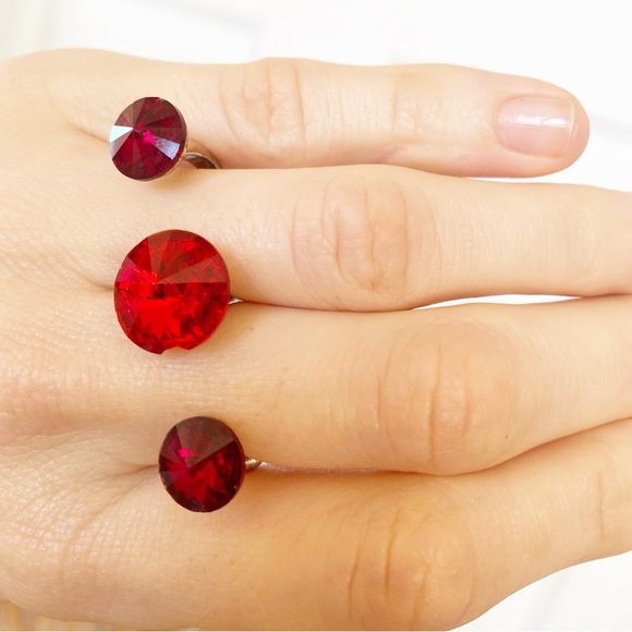 Used Gorgeous Gold Tone Three Finger Ring with Red Stones (one is broken!) - Picture 1 of 8